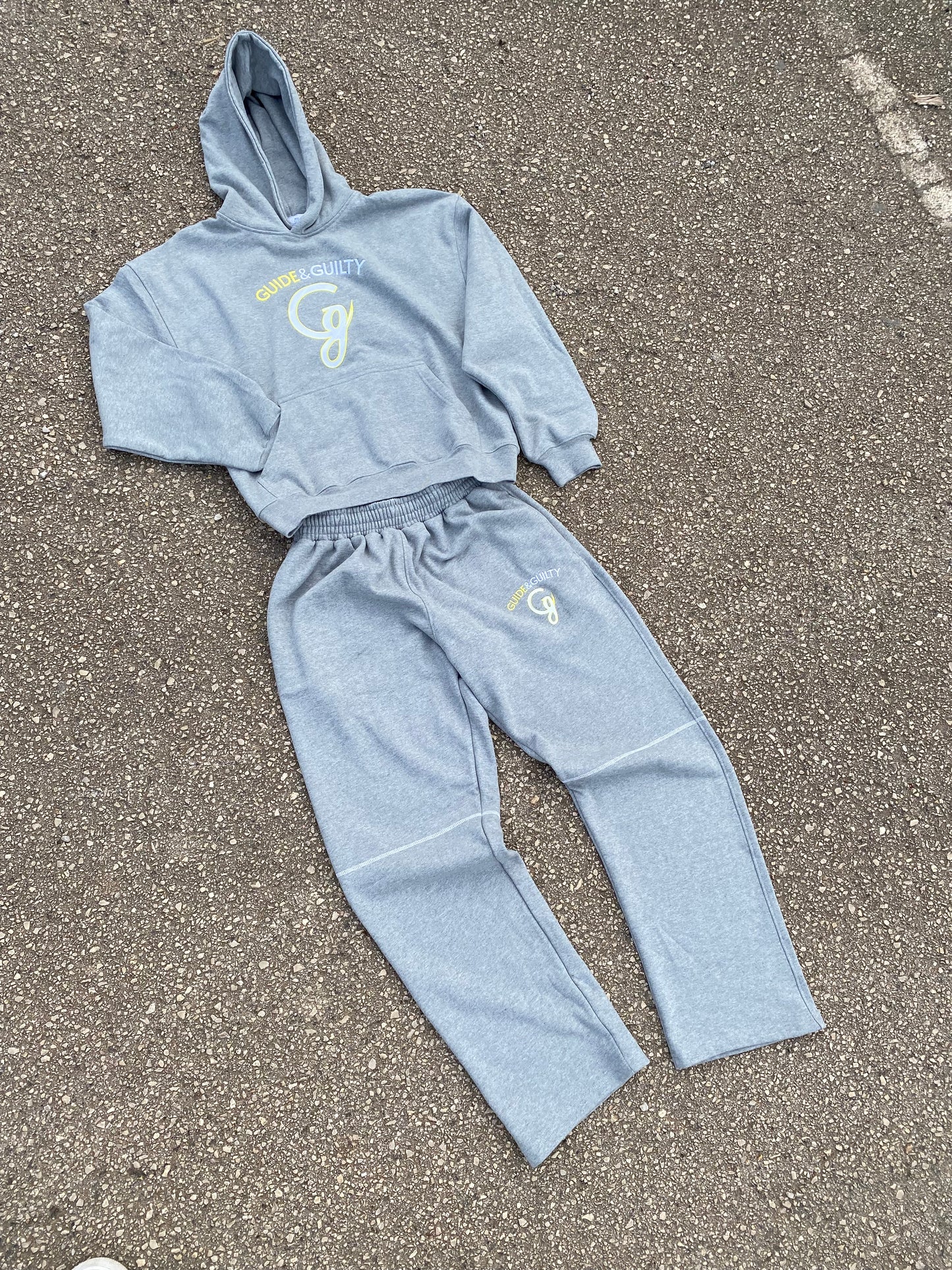 HOODIE SELECTED GUIDE AND GUILTY